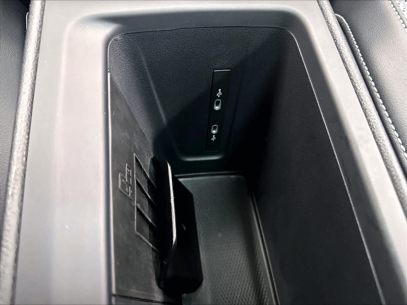 Used 2026 Volkswagen Tiguan SE w/ Panoramic Sunroof Package AWD/4WD image 19