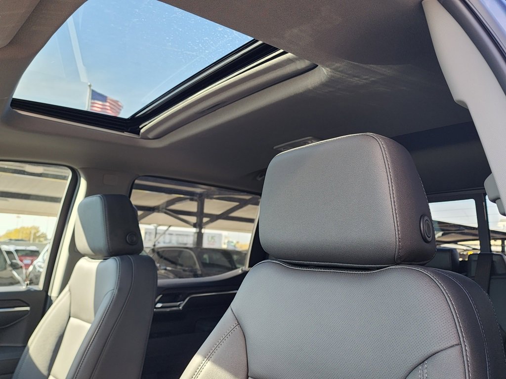 New 2026 GMC Sierra 1500 SLT image 18