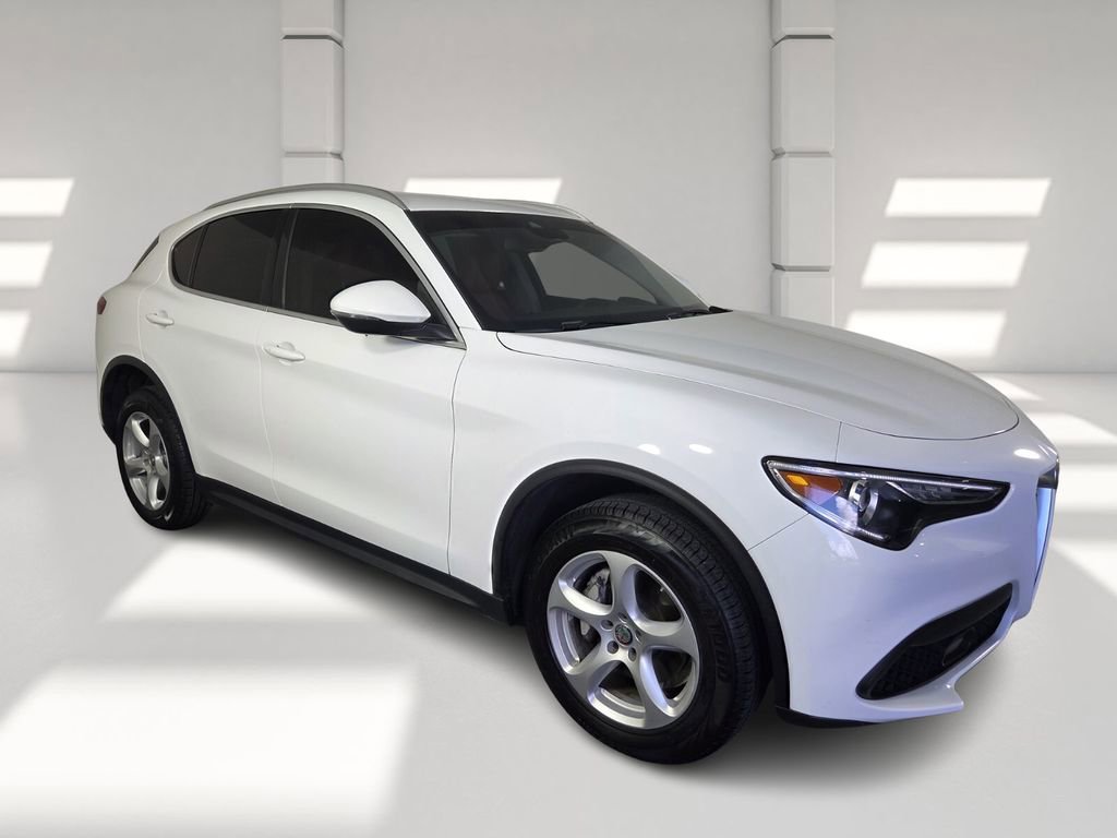 Used 2020 Alfa Romeo Stelvio image 2
