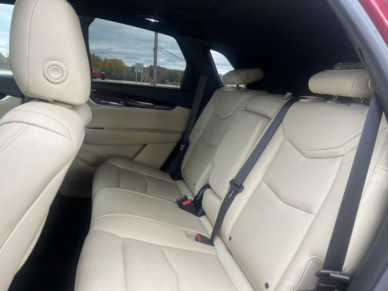 Used 2017 Cadillac XT5 Luxury w/ Driver Awareness Package image 30