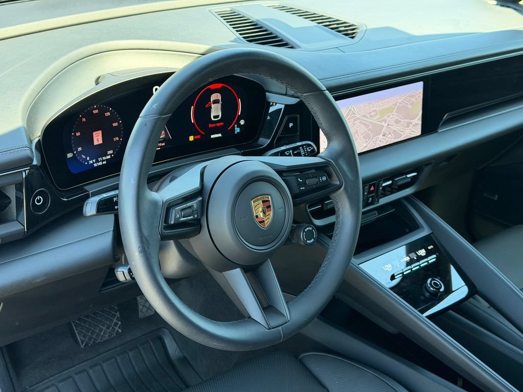 Used 2025 Porsche Macan 4 Electric AWD/4WD image 26