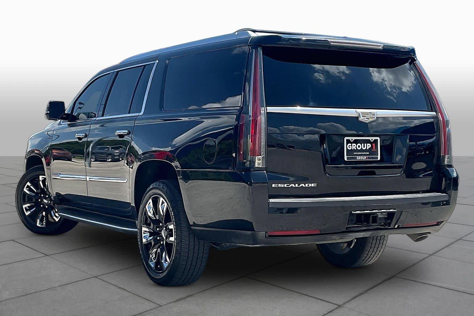 Used 2015 Cadillac Escalade ESV Luxury AWD/4WD image 11