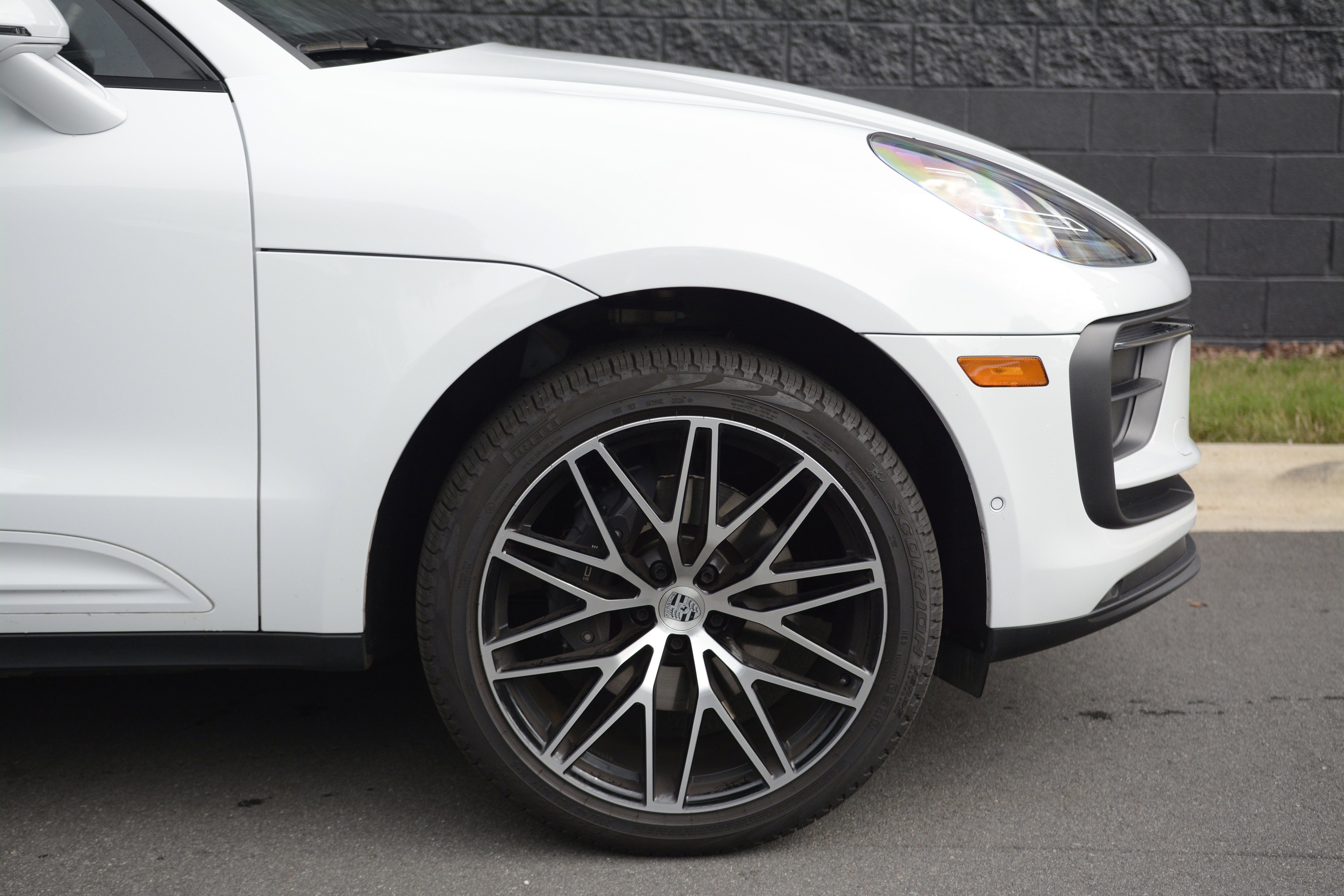 Certified 2026 Porsche Macan AWD/4WD image 11