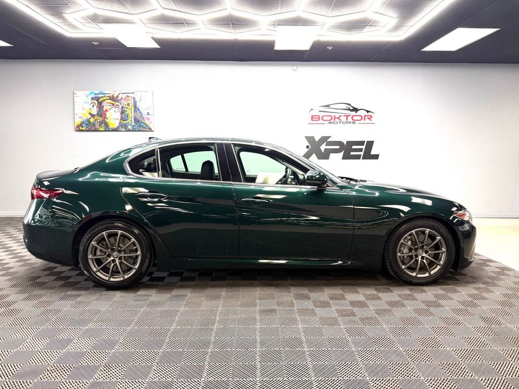 Used 2020 Alfa Romeo Giulia RWD image 16