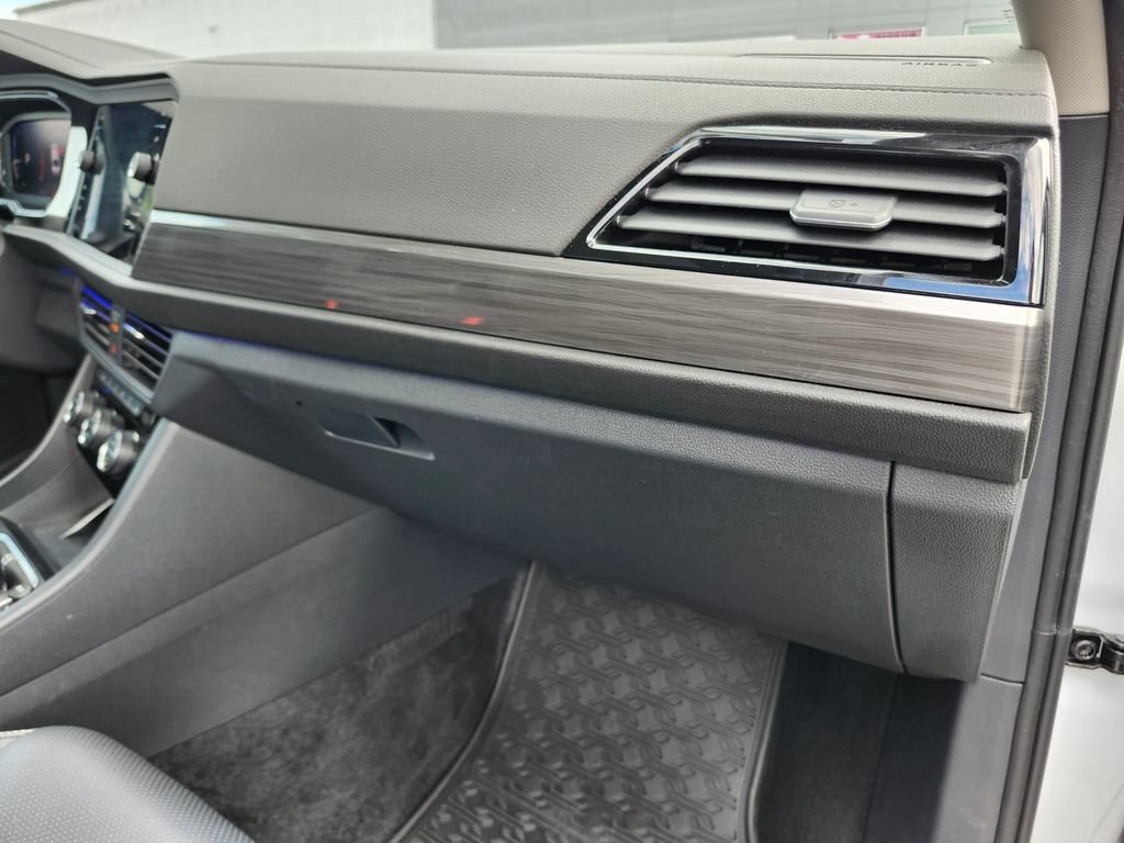 Certified 2024 Volkswagen Jetta SEL FWD image 11