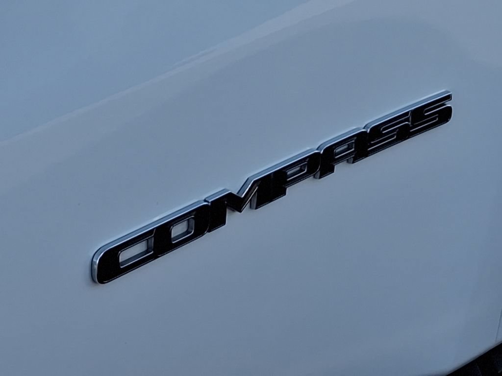 Used 2024 Jeep Compass Latitude AWD/4WD image 30