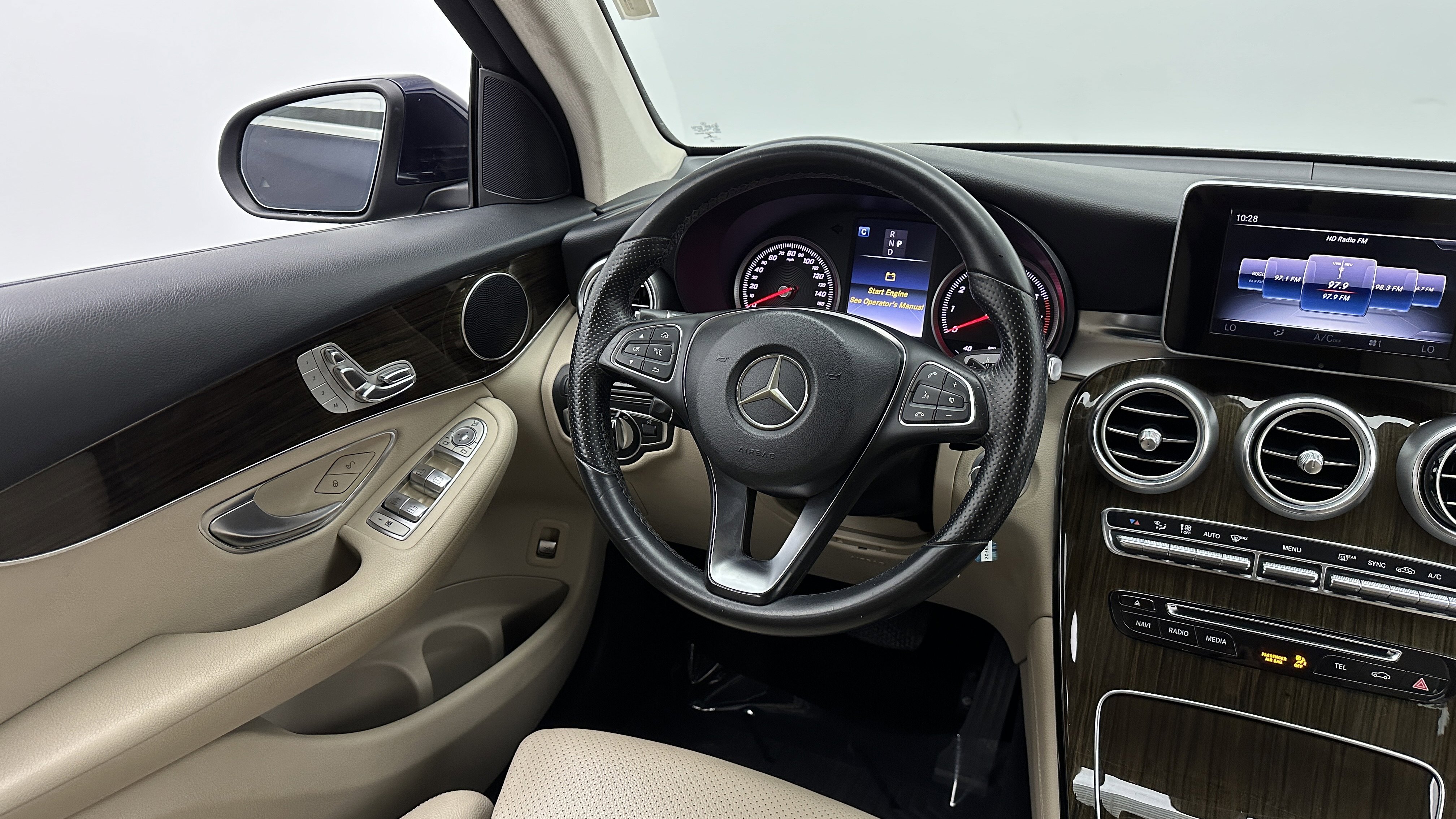 Used 2016 Mercedes-Benz GLC 300 image 24