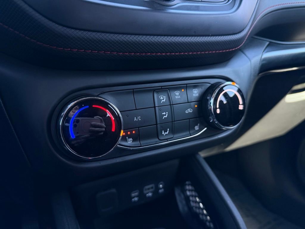 Used 2022 Chevrolet TrailBlazer RS w/ Driver Confidence Package image 22