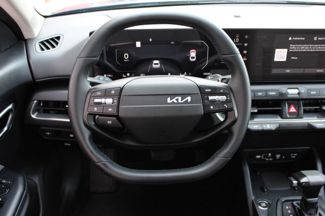Used 2025 Kia K4 EX FWD image 15