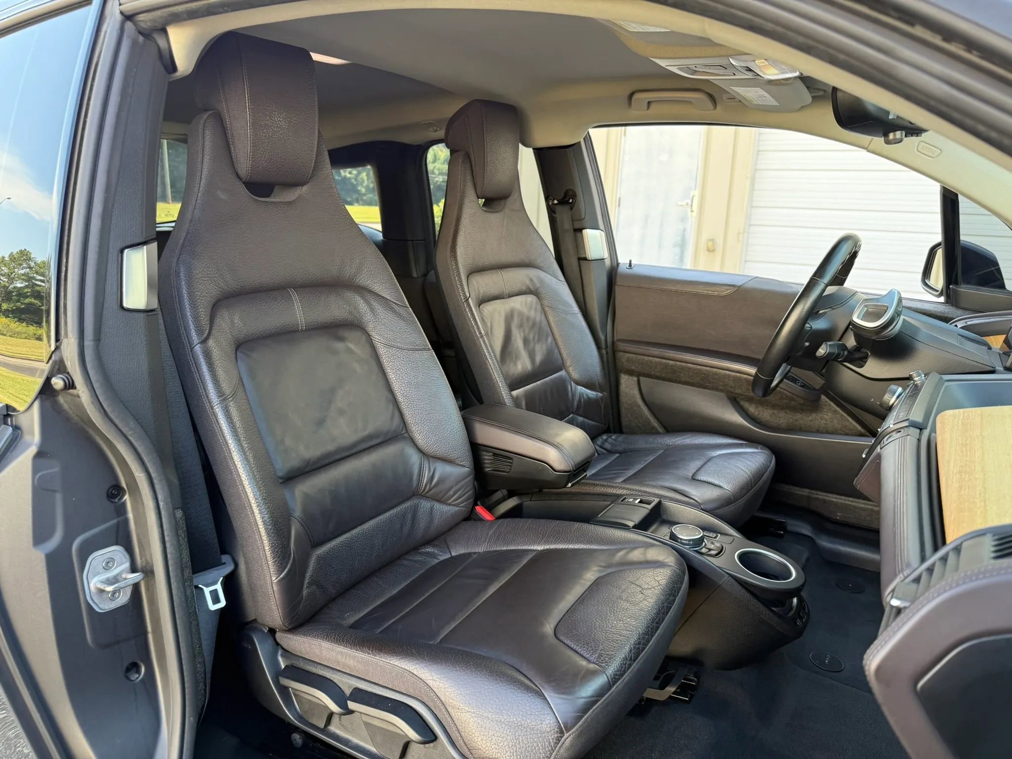 Used 2015 BMW i3 w/ Range Extender image 24