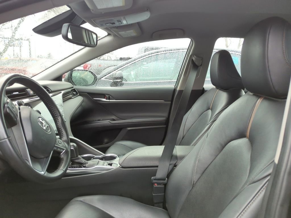 Used 2020 Toyota Camry XLE w/ Carpet Mat Package FWD image 6