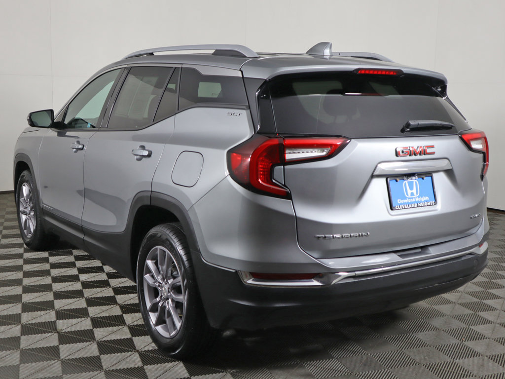 Used 2024 GMC Terrain SLT AWD/4WD image 8