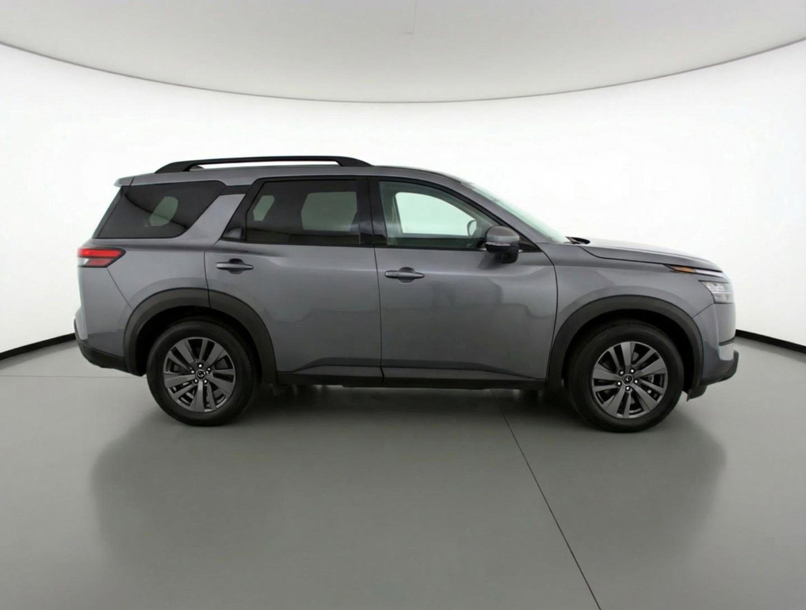 Used 2025 Nissan Pathfinder SV FWD image 11