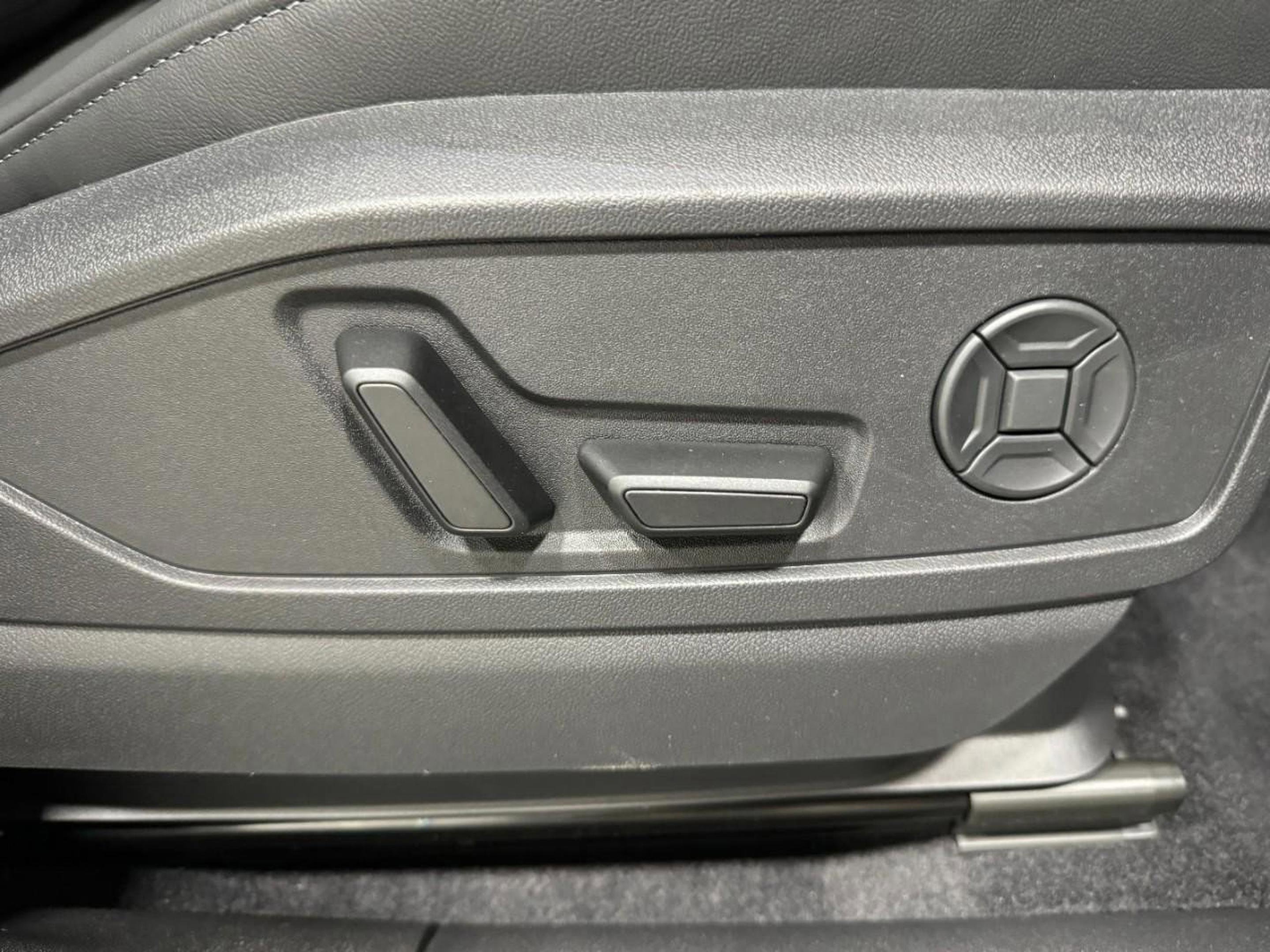 New 2025 Audi Q5 Premium Plus image 18