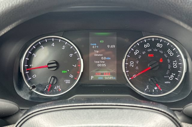 Used 2021 Toyota RAV4 XLE w/ Convenience Package FWD image 29