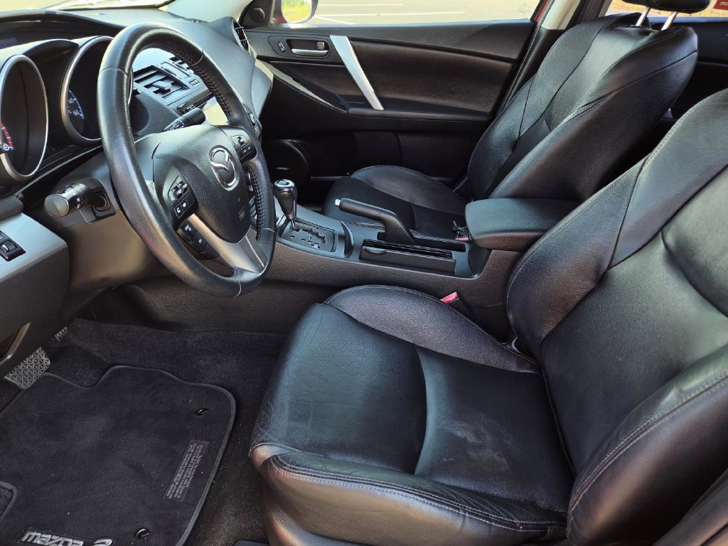 Used 2013 MAZDA MAZDA3 i Grand Touring w/ Tech Pkg FWD image 13