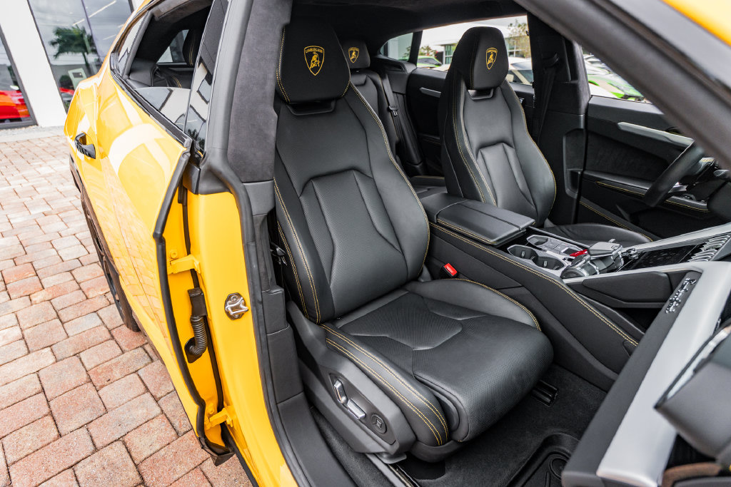 Used 2019 Lamborghini Urus AWD/4WD image 34