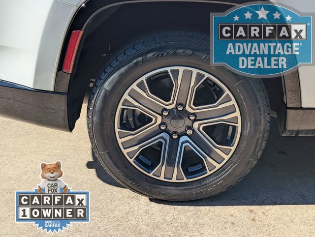 Used 2023 Jeep Wagoneer Series II w/ HD Trailer Tow Package image 3