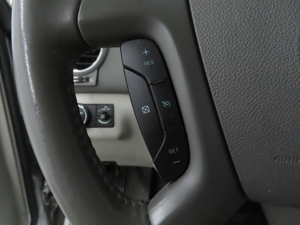 Used 2011 Buick Enclave CXL FWD image 12