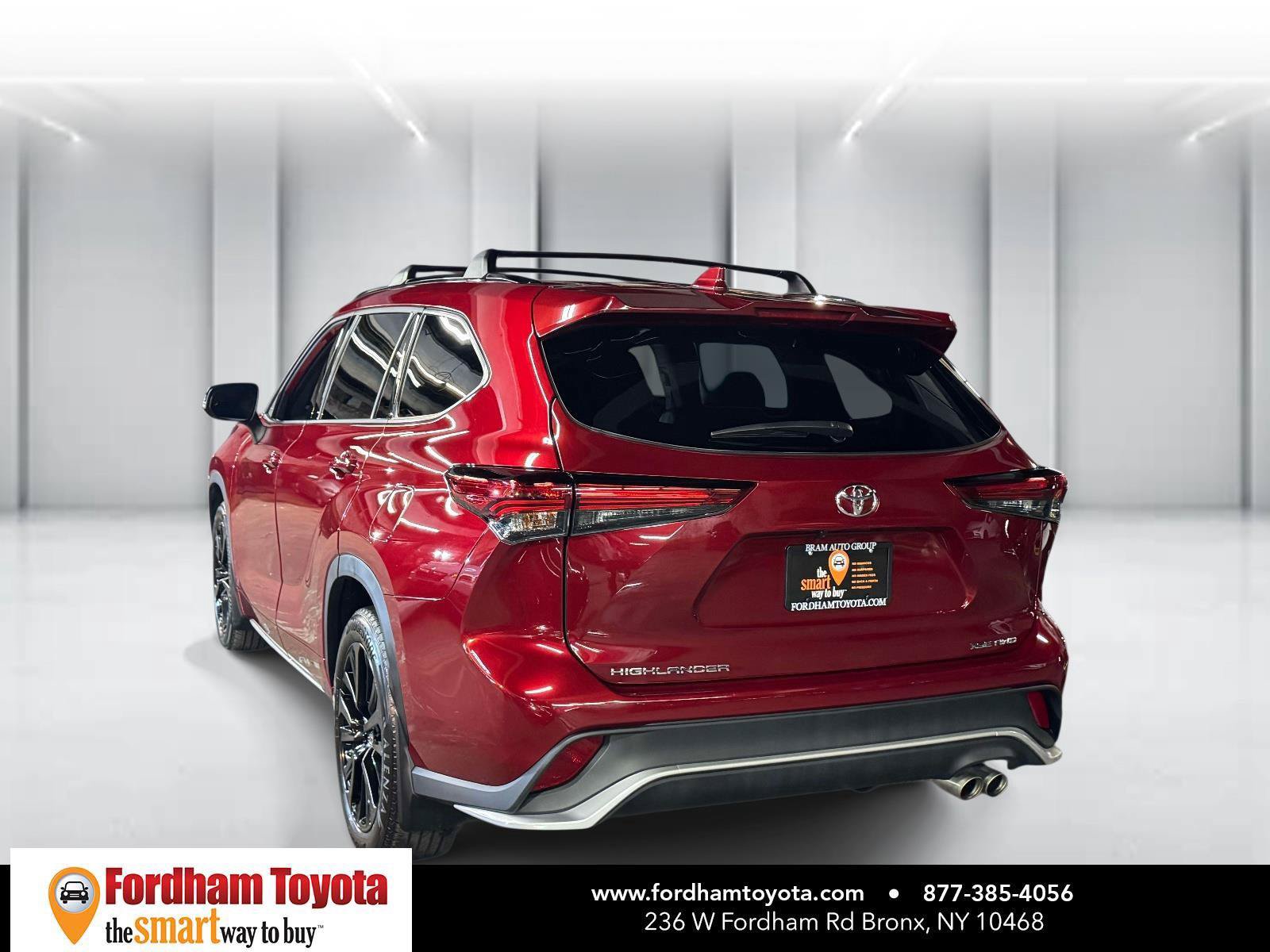 Used 2023 Toyota Highlander XSE AWD/4WD image 5