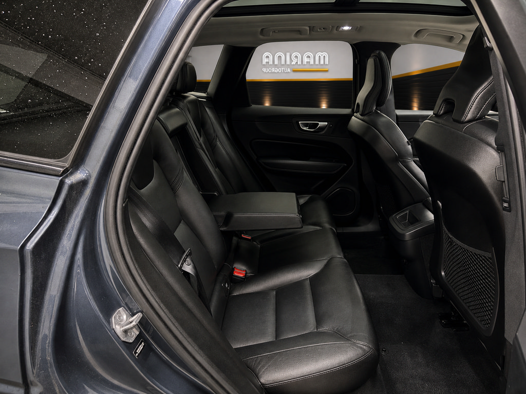 Used 2024 Volvo XC60 B5 Core AWD/4WD image 30