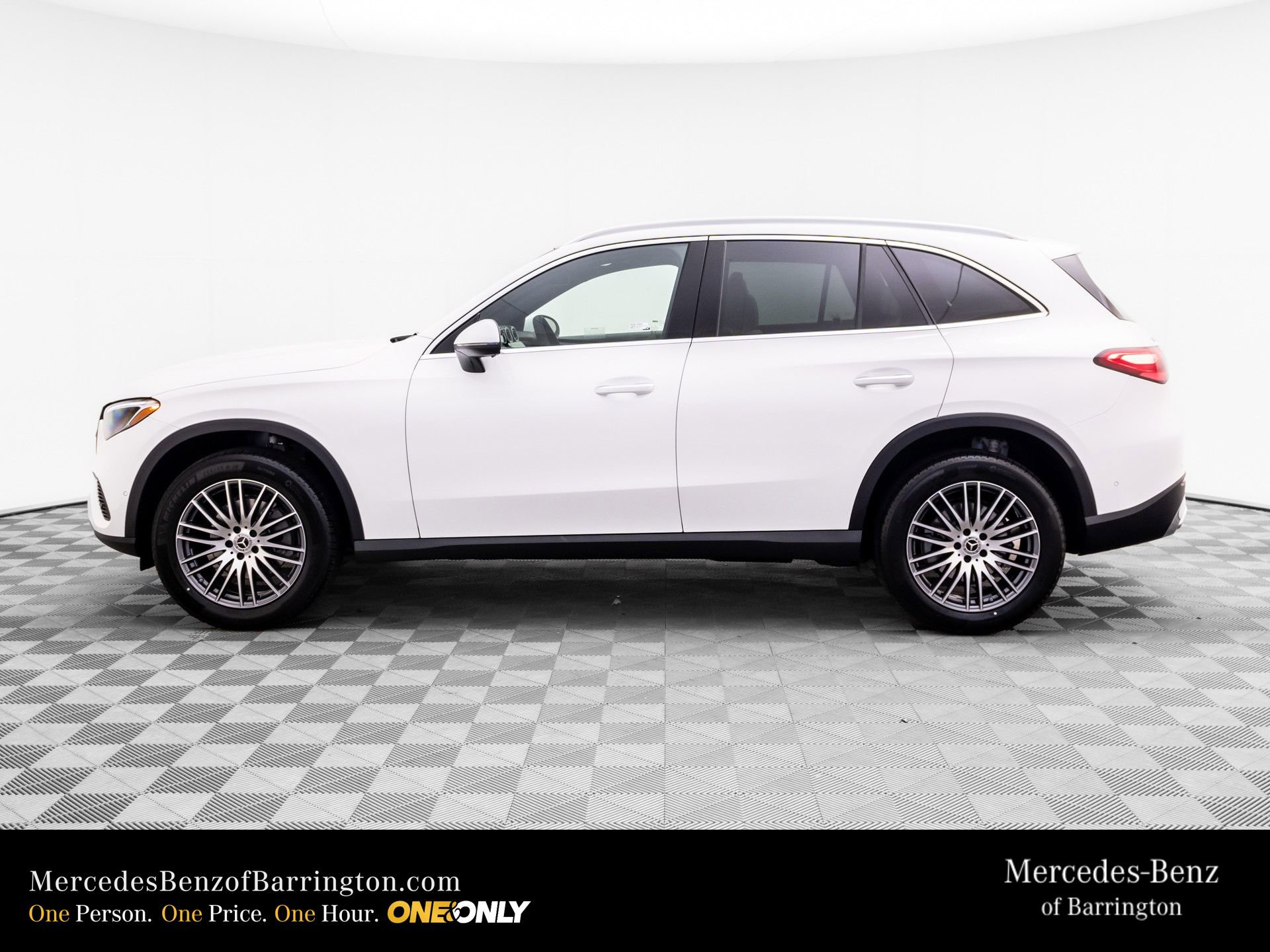 New 2026 Mercedes-Benz GLC 300 4MATIC image 2