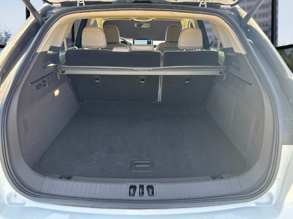 Certified 2023 Lincoln Nautilus Reserve w/ Luxury Package FWD image 10