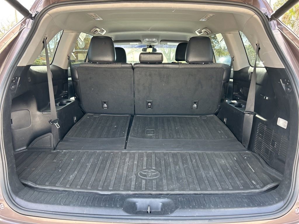 Used 2018 Toyota Highlander Plus FWD image 49