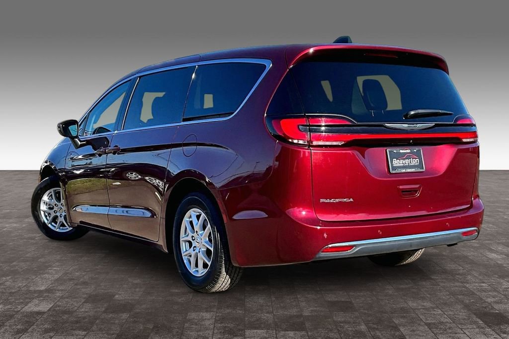 Used 2023 Chrysler Pacifica Touring-L image 13