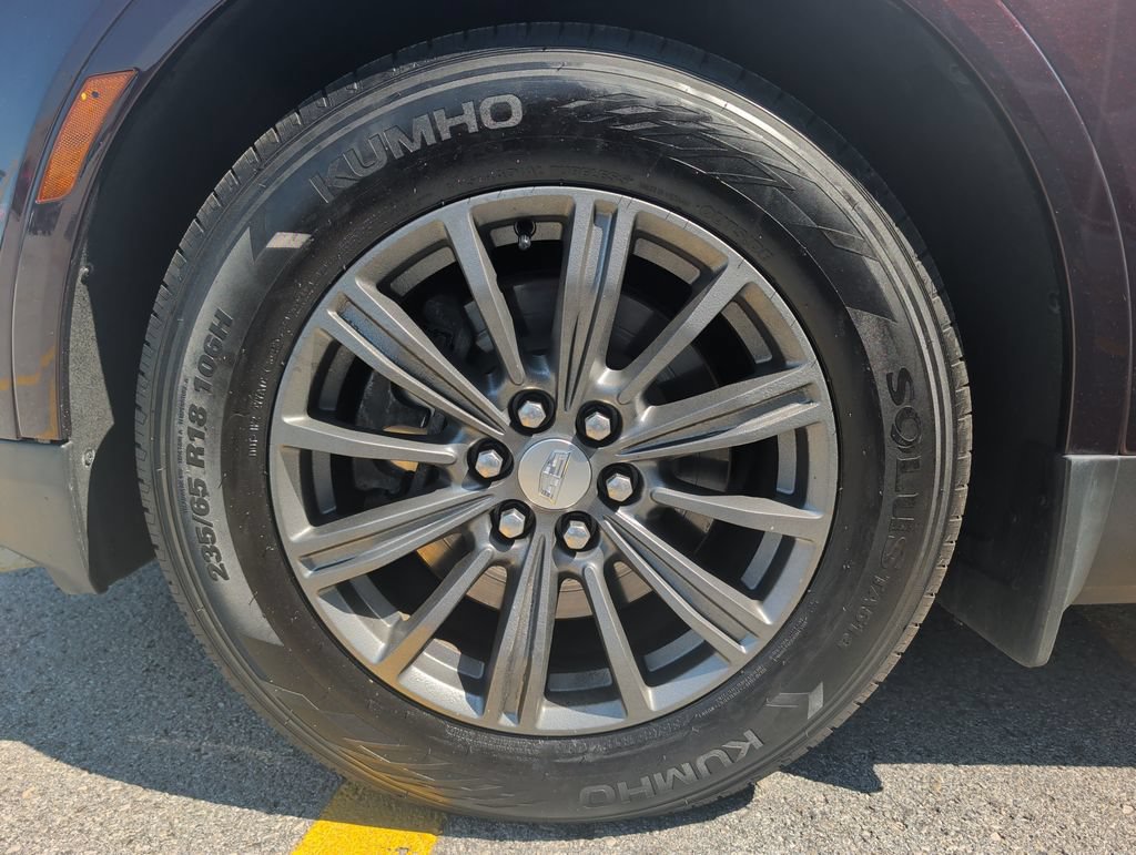 Used 2018 Cadillac XT5 Luxury w/ Driver Awareness Package FWD image 4