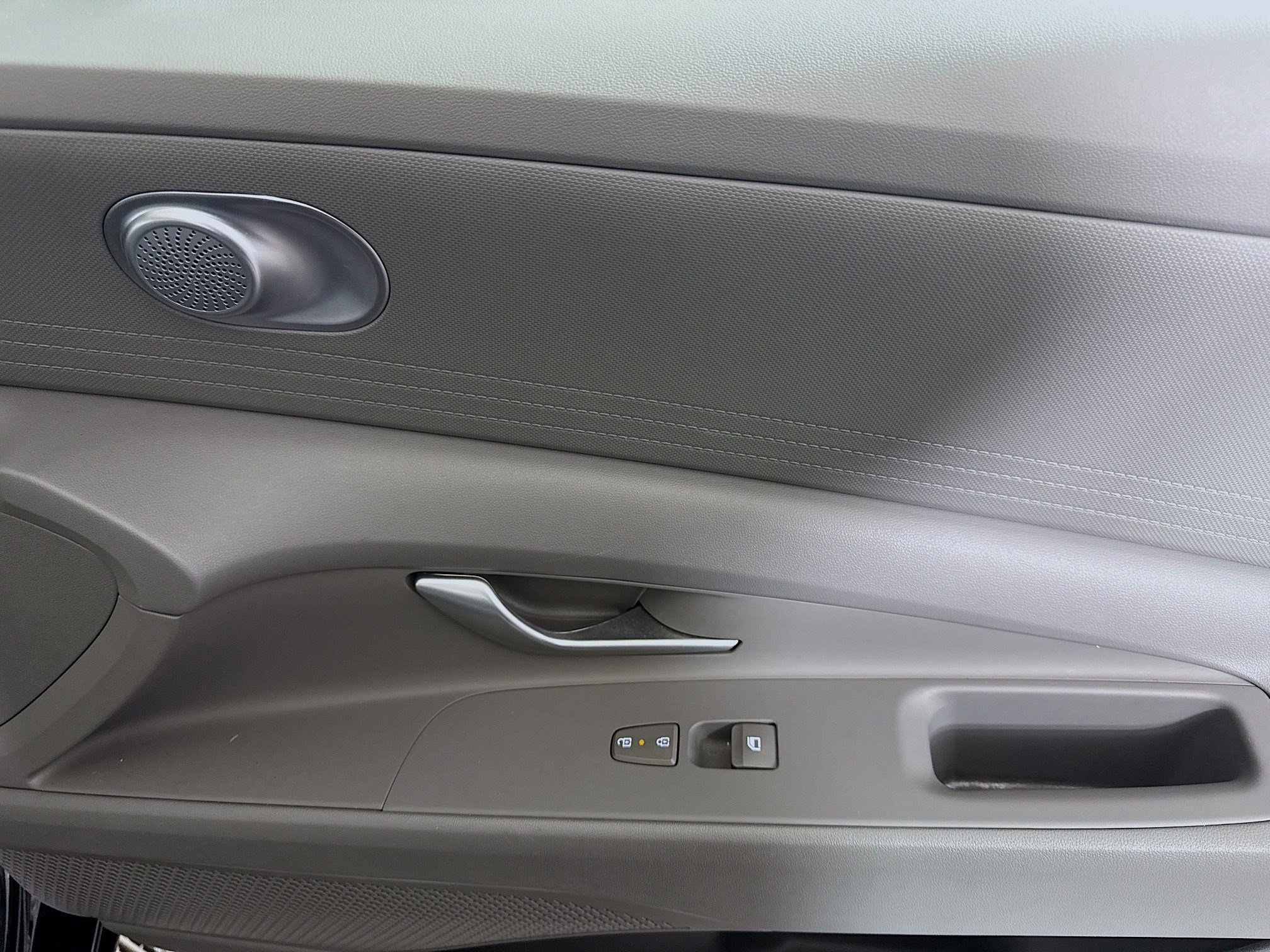 Used 2025 Hyundai Elantra SE image 30