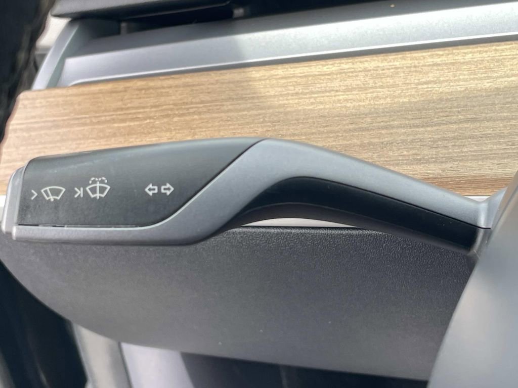 Used 2020 Tesla Model Y Long Range image 17