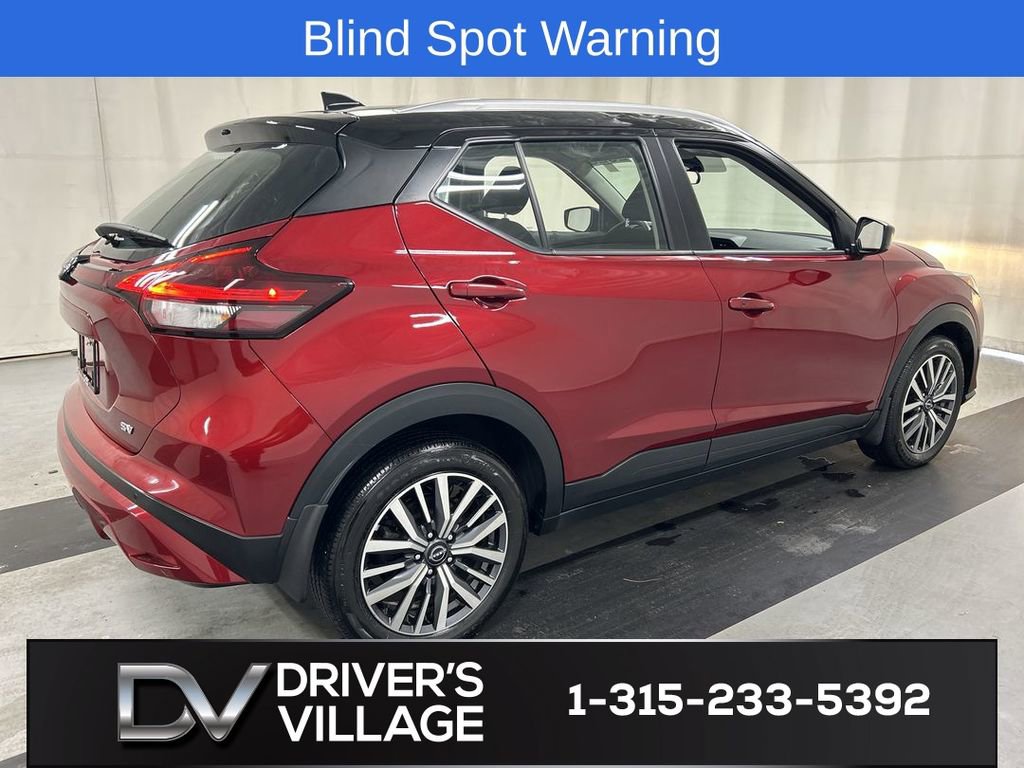 Used 2023 Nissan Kicks SV image 2