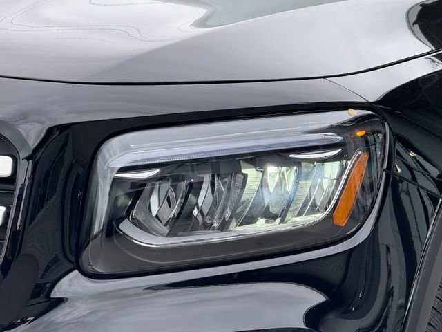 Used 2025 Mercedes-Benz GLB 250 4MATIC image 37