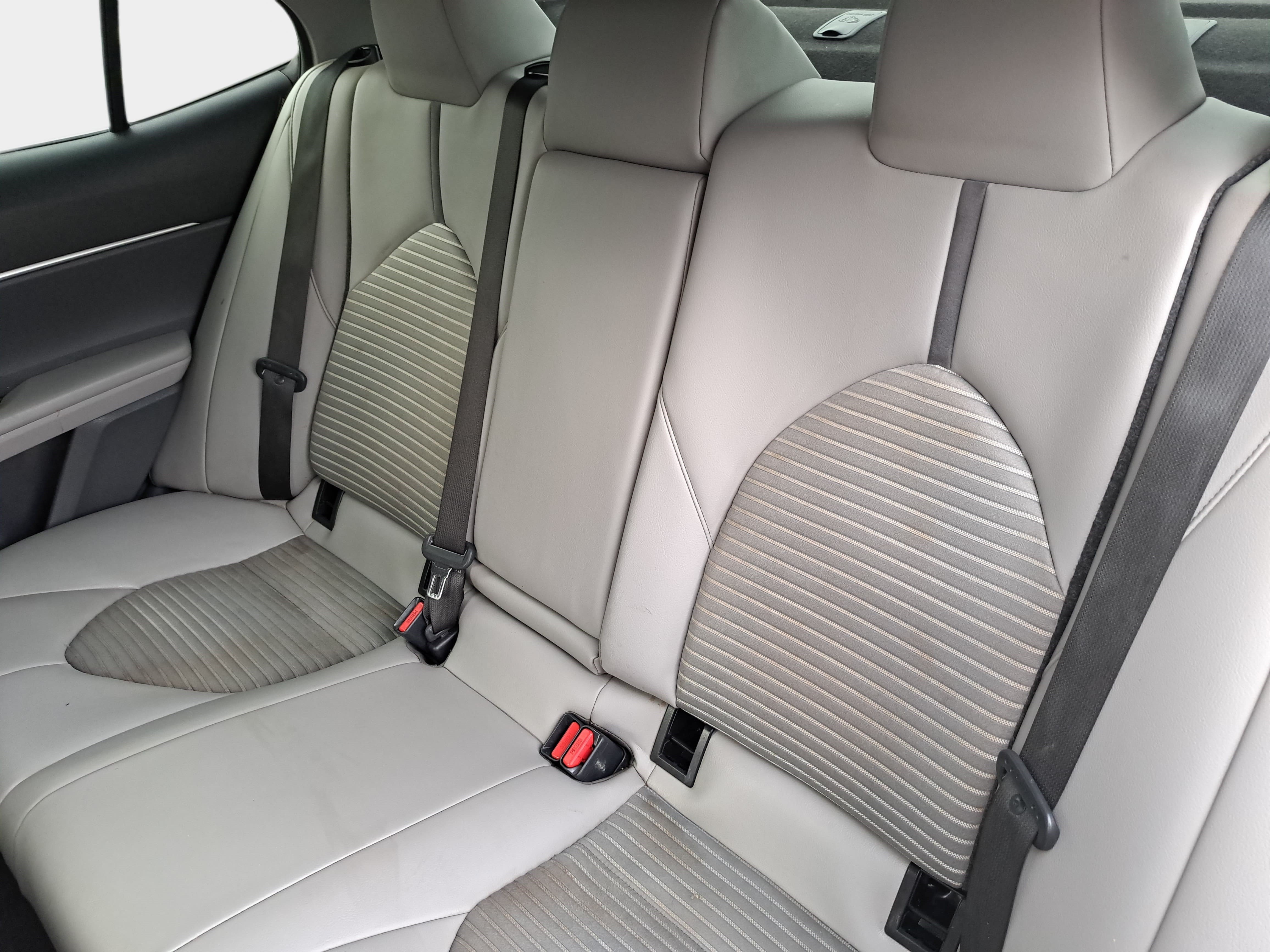Used 2022 Toyota Camry SE FWD image 13