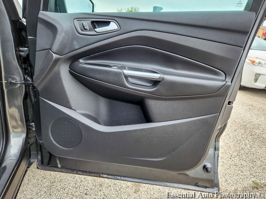 Used 2017 Ford Escape SE w/ Equipment Group 201A AWD/4WD image 23