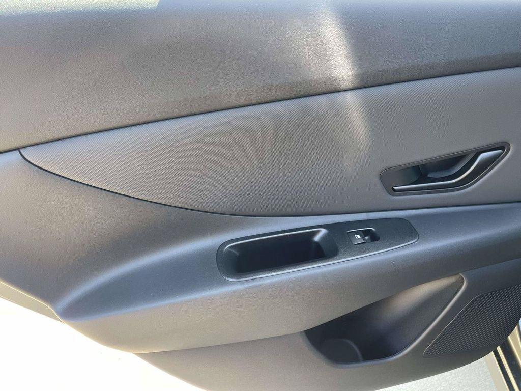 New 2026 Hyundai Elantra SEL Sport FWD image 38