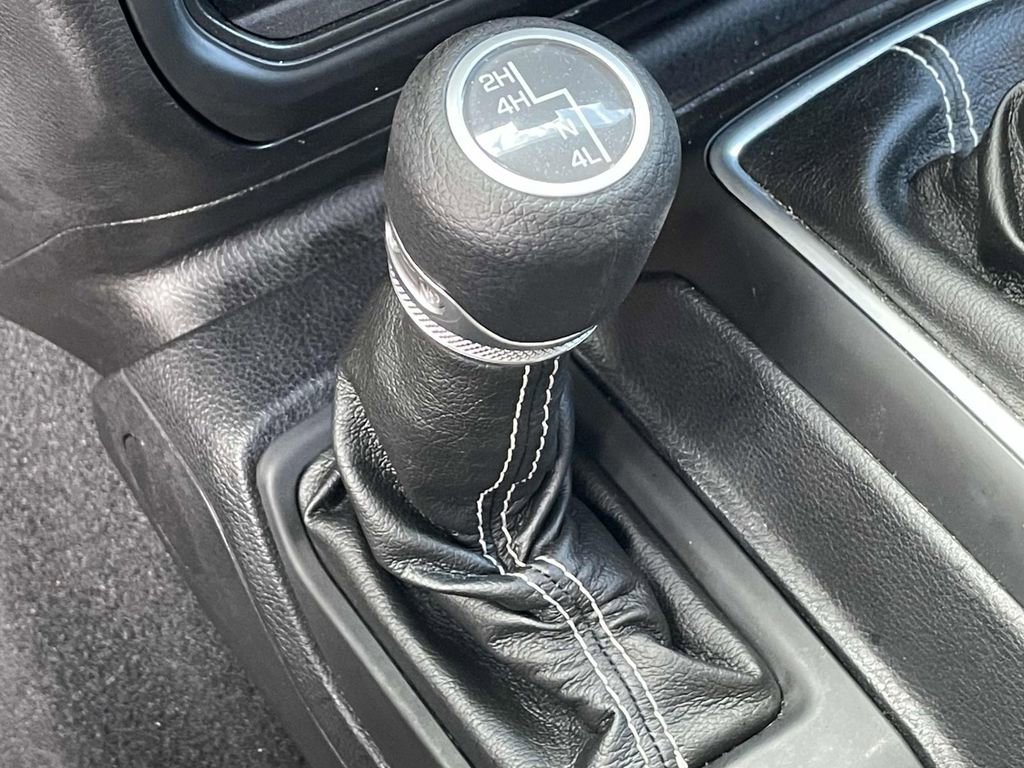 Used 2018 Jeep Wrangler Unlimited Sahara image 29