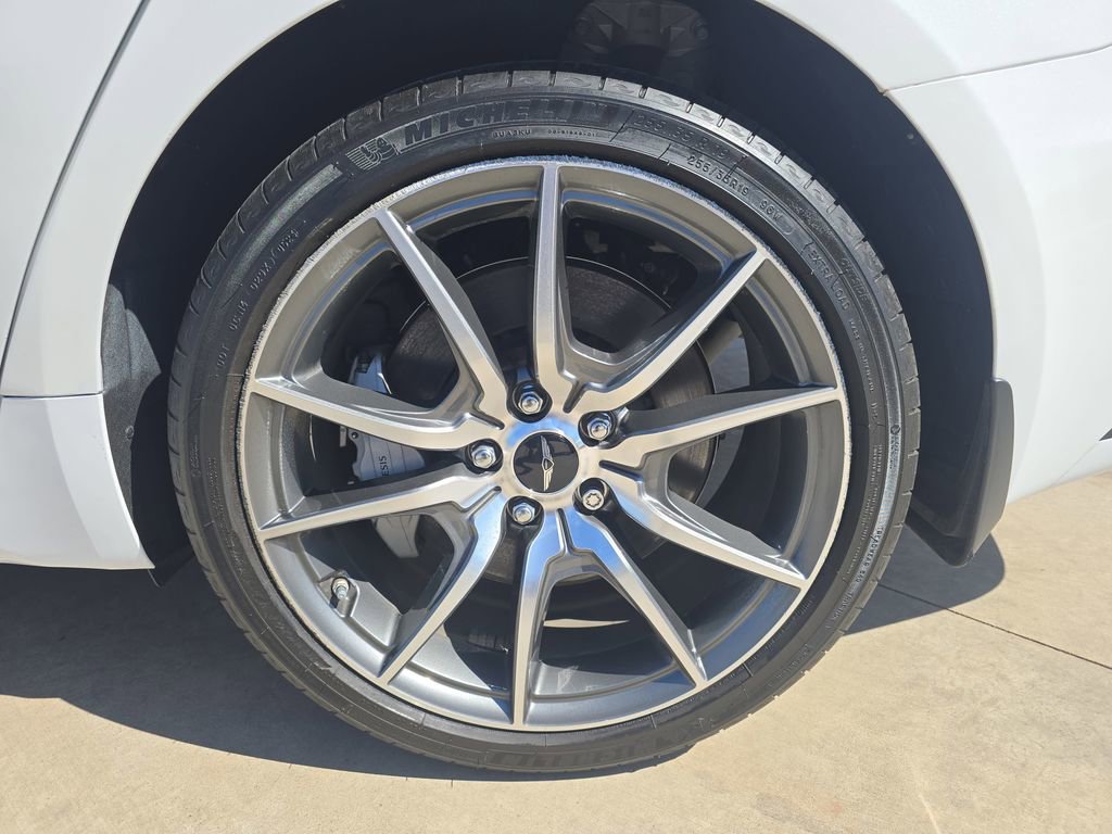 Used 2025 Genesis G70 2.5T image 32