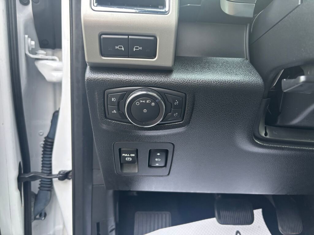 Used 2015 Ford F150 Lariat image 20