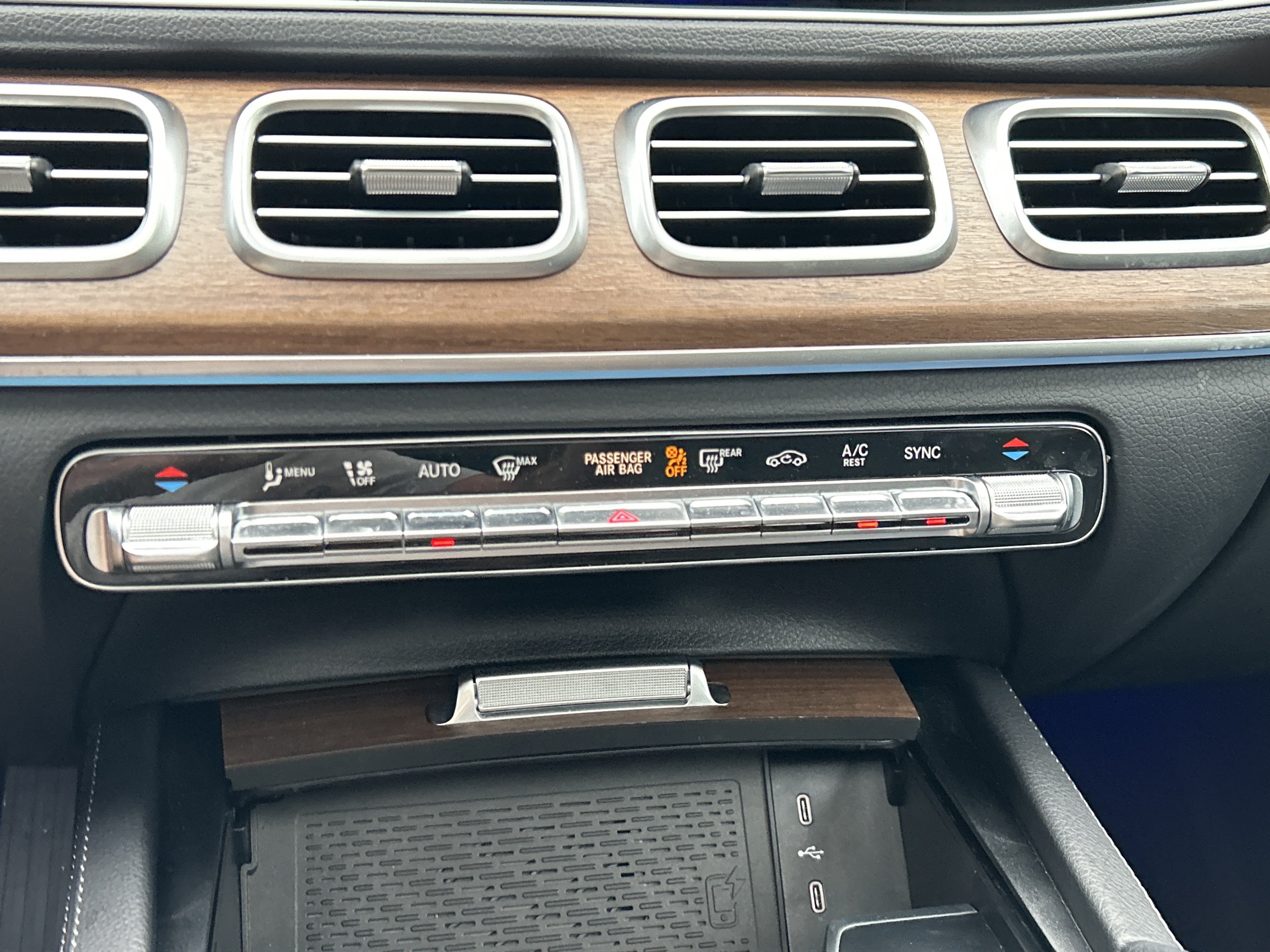 Certified 2025 Mercedes-Benz GLE 450 4MATIC image 33