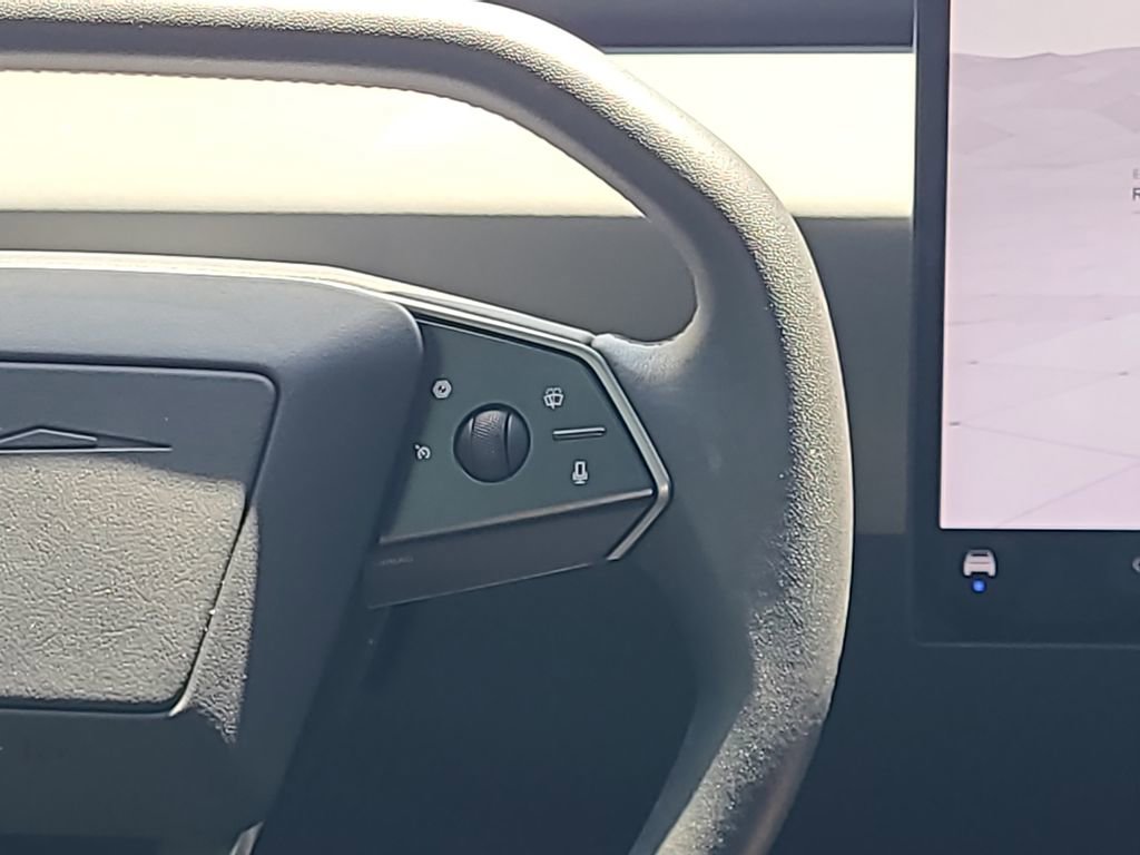 Used 2024 Tesla Cybertruck AWD Crew Cab image 28