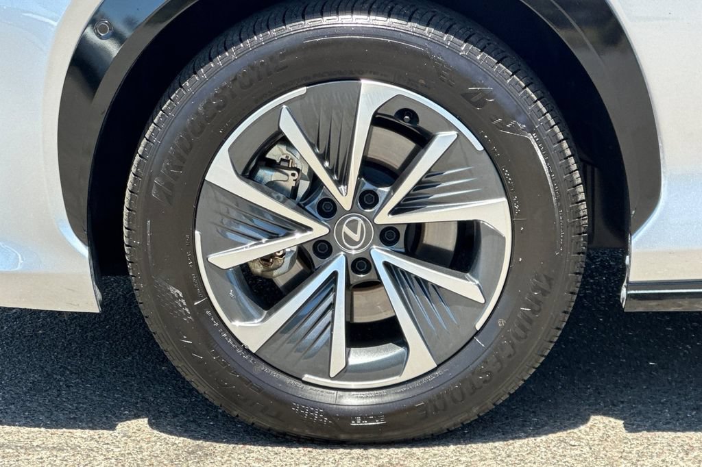 Used 2023 Lexus RZ 450e Premium w/ Technology Package AWD/4WD image 32