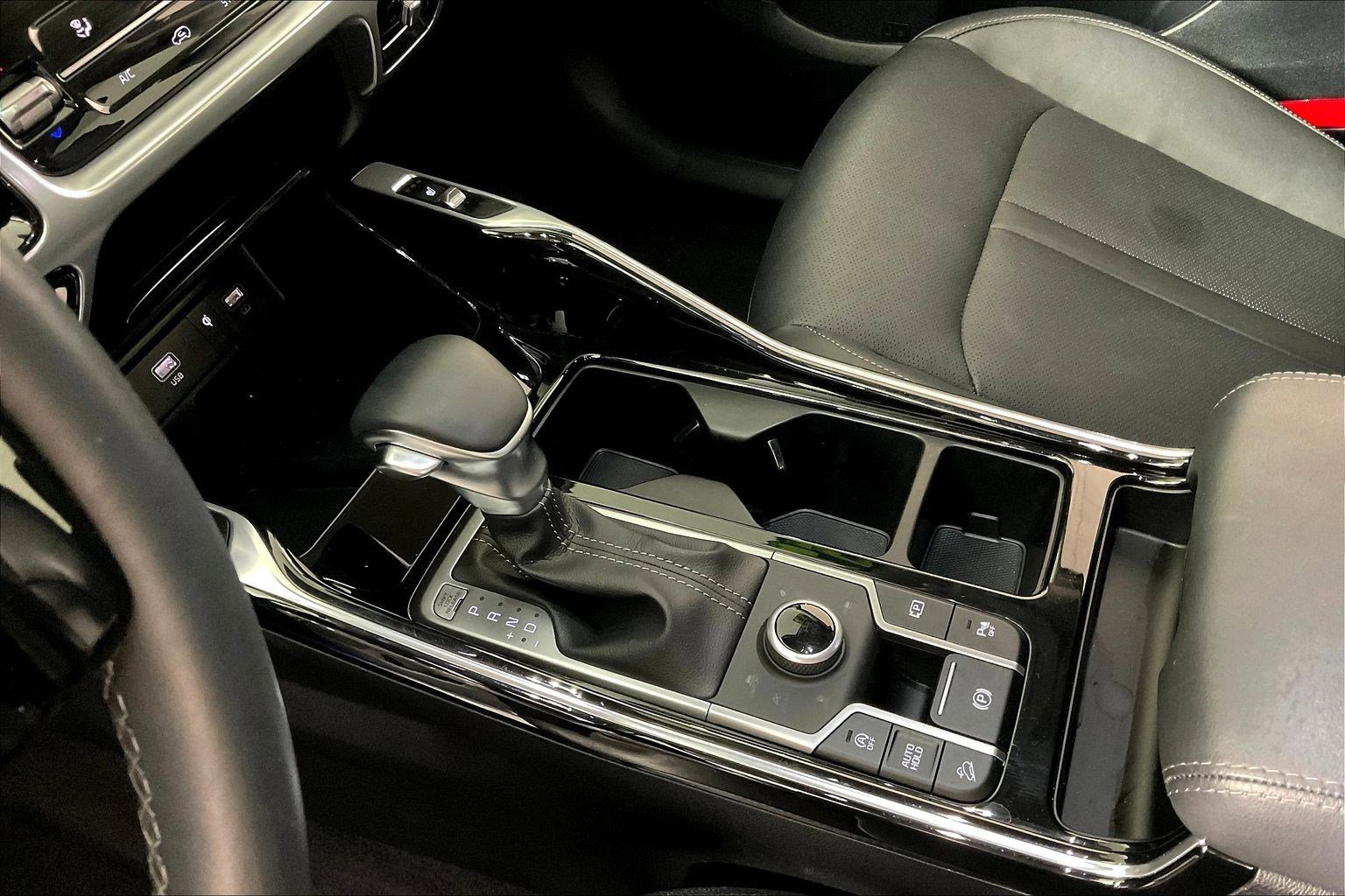 Certified 2023 Kia Sorento SX image 18