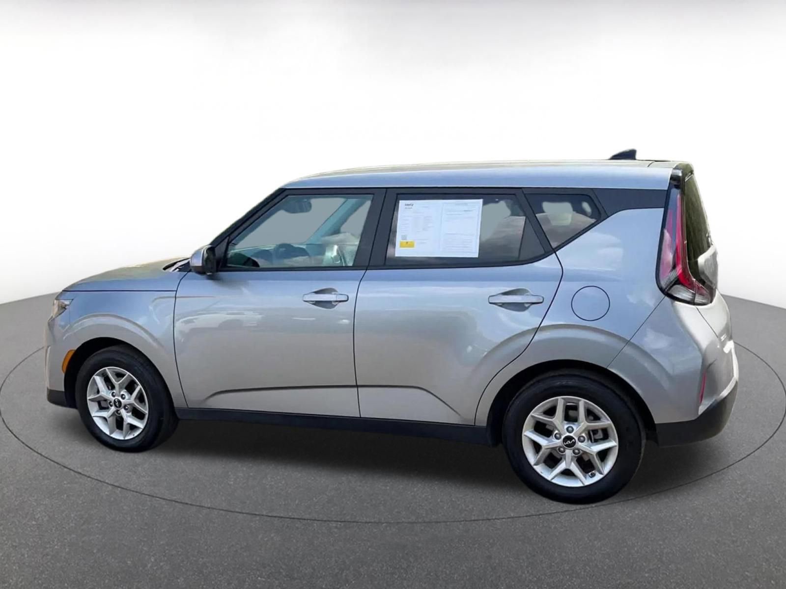 Used 2025 Kia Soul LX w/ LX Technology Package image 10