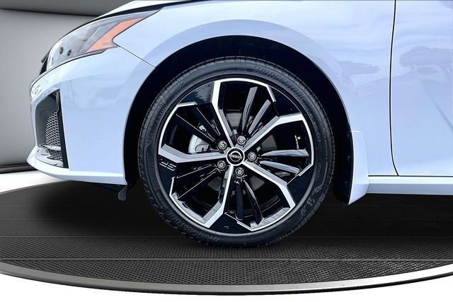 New 2026 Nissan Altima 2.5 SR FWD image 13