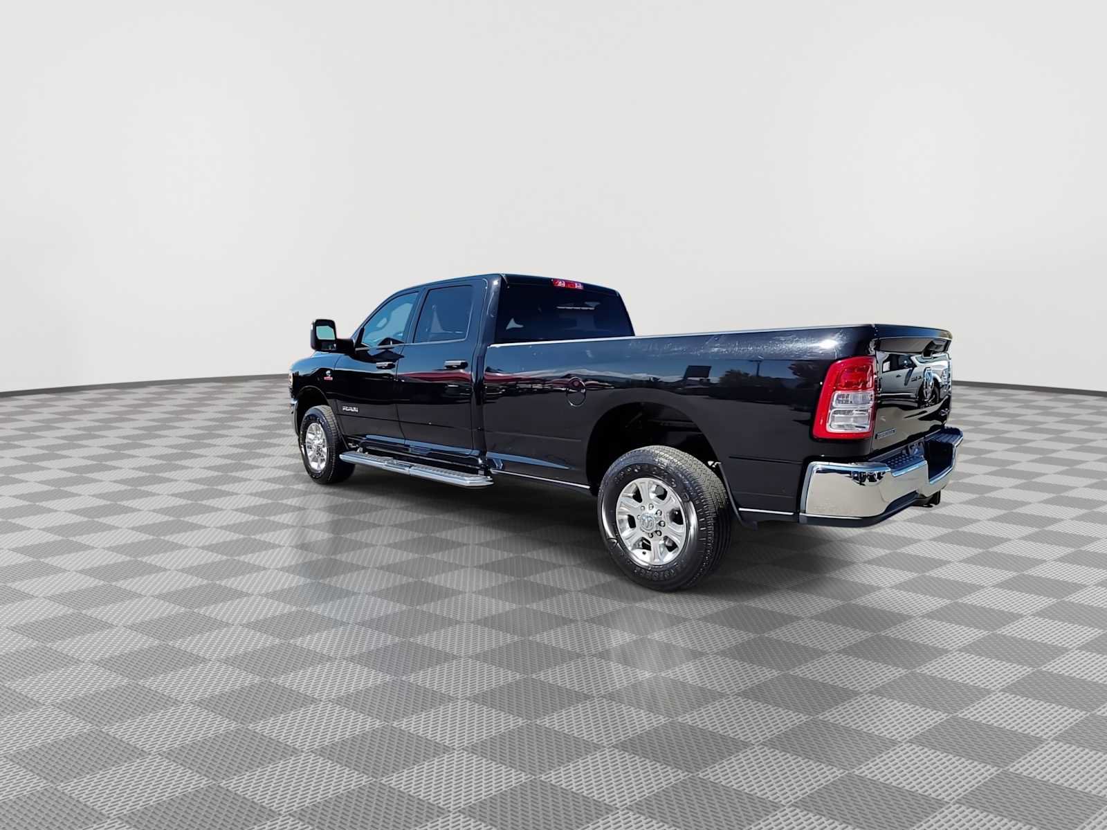 Used 2024 RAM 3500 Big Horn AWD/4WD image 6