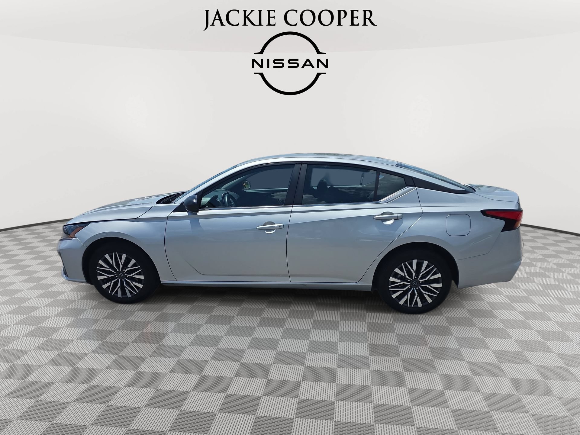 Used 2026 Nissan Altima 2.5 SV AWD/4WD image 8