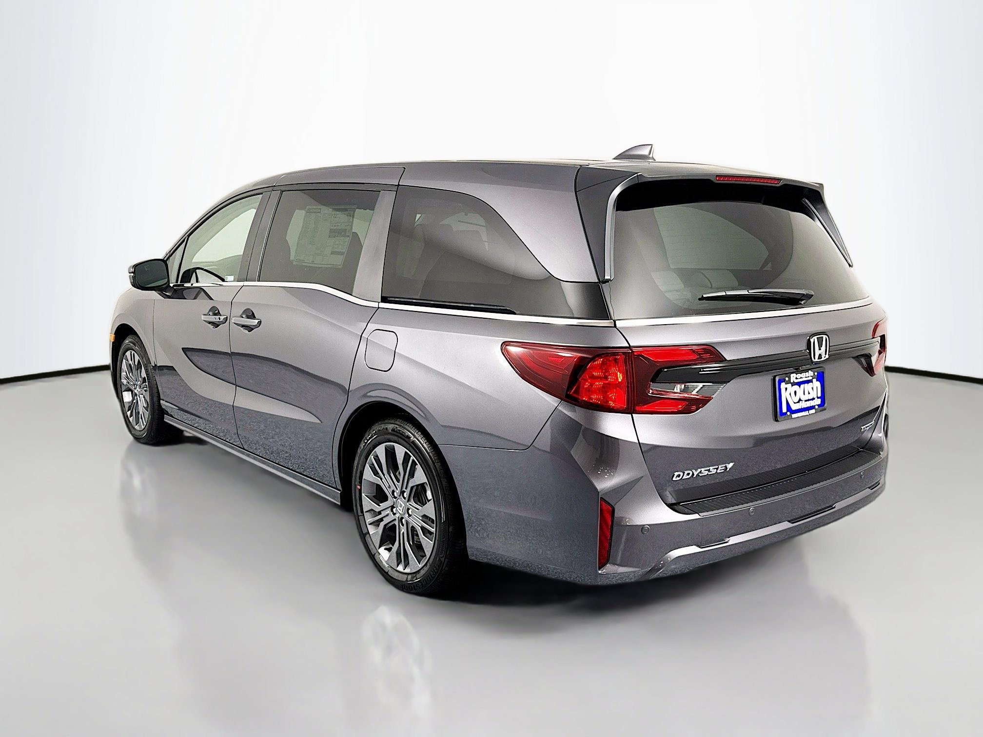 New 2026 Honda Odyssey Touring image 7