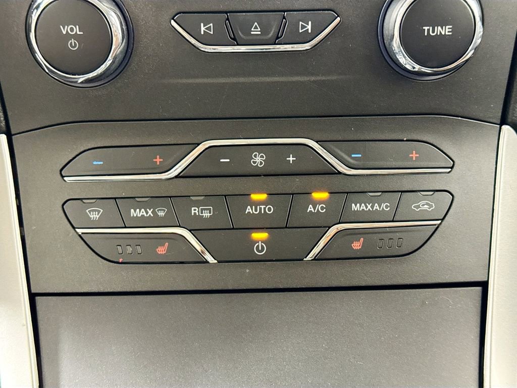 Used 2018 Ford Edge SEL w/ Equipment Group 201A image 16